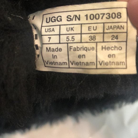 UGG Classic Boots Side Heir -Loom Lace-Up Boot Size 7. Black Boot Soft & Cozy - Picture 3 of 4